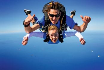 Skydive悉尼跳伞+悉尼皇家植物园+水族馆+邦迪海滩※【一天四重人生体验：高空跳伞×雨林秘境×海底探秘×海滩逐浪，高效不累全面体验】