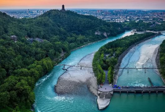 成都+都江堰+卧龙熊猫基地一日包车游【[VIP专属服务]专注四川纯玩旅行，大品牌，服务保障】