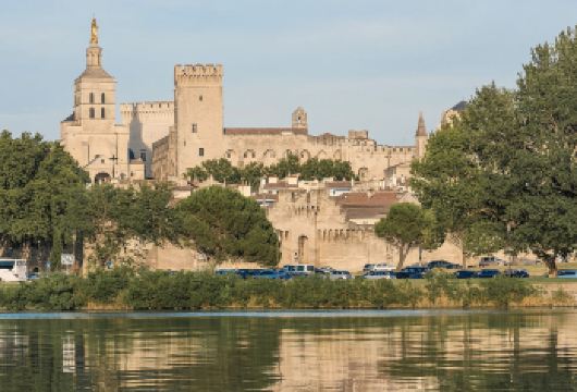 阿维尼翁莱博德普罗旺斯+加尔桥+圣雷米一日游【大巴接送】【参观建于公元一世纪并被联合国教科文组织列为世界遗产的著名的加尔桥】