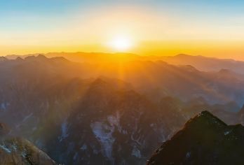 陕西华山一日游【索道线路任选+西安-华山往返直通车】【[线路特色]当天可选索道方式：西上北下、西峰往返、北上西下（上行人流小，上山路＞下山路）】