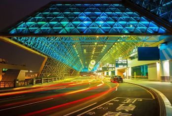 台湾台北西门町拼车桃园机场接送｜免费行李寄存服务｜保证出发【西门町出发，轻松拼车直达桃园机场，省时又省钱！】