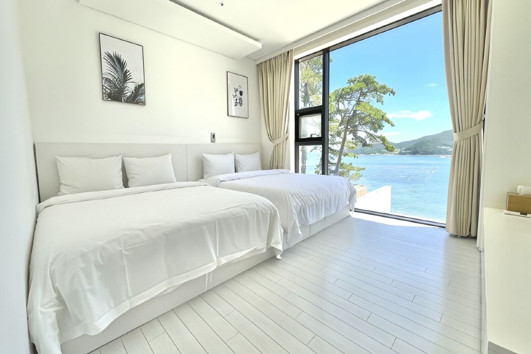 Le Grand Bleu Resort