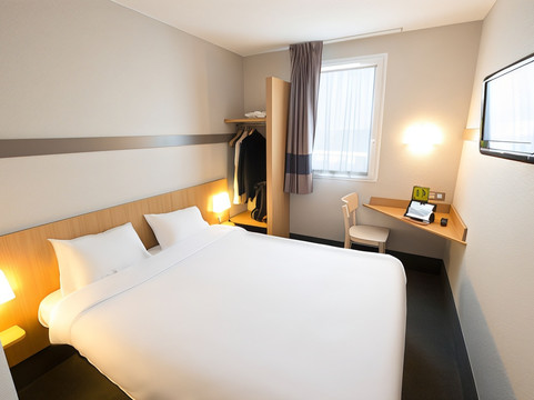 Oyre酒店住宿-B&B HOTEL Châtellerault