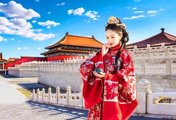 北京天安门广场+故宫博物院一日活动【配无线耳麦◉导游全程精讲】【[服务标准化]️畅游全天5A级景点，景点门票全含无需您预约，无购物无自费，真正的纯净之旅。】