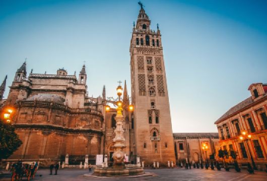 西班牙+塞维利亚王宫+塞维利亚斗牛场+吉拉尔达塔+西班牙广场【精品包车，私享空间，上门接送，轻松出行】