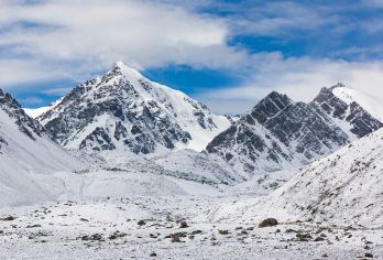 巴尔斯雪山一日游【2-6人七座陆上公务舱/畅玩省心随心游】【总社发团，多种车型、团形可供选择，解锁各种玩法，一站式服务，省去做攻略专业定制师，更多高性价比旅游。】