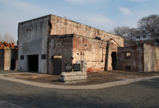 【管内讲解+参观】侵华日军731部队遗址+陈列馆讲解【市区内集合，安排巴士车前往731部队旧址，结束送回市区】