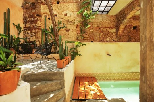 Fixie Lofts - Colonial Villa Suites with Pool