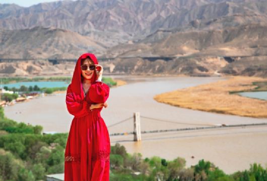 宁夏中卫沙坡头+腾格里沙漠+66号公路一日游【[成团保障]小团出行，市区内上门接送，不催不赶行程自由，沿途美景随停随拍，真正纯玩小团，全程无购物】