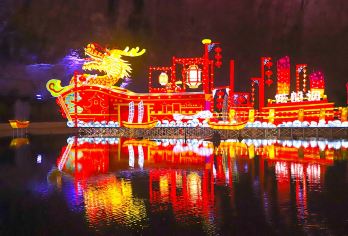 腾龙洞+土司城1日游【含22元景交+市内定点接送】【[出行无忧]市内定点接送，一天2景，行程充实！】