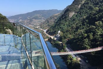 【轻奢自由行】 永泰天门山探秘万溪大峡谷，勇闯玻璃栈道一日游【[特色出行]专享小包团服务，上门接送，独立超省心，全程纯玩带您探访永泰天门山之行！】