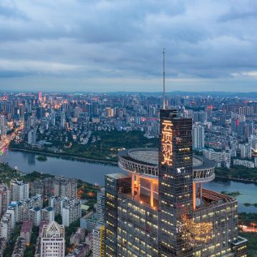 南宁一日游【青秀山/云顶观光/百益上河城广西民族博物馆纯玩】