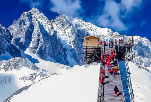 丽江玉龙雪山景区【大索道+蓝月谷+印象丽江】一日游、冰川公园【此行程是去4680石碑的冰川公园，为您带来舒适的旅行体验。】