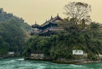 四川成都都江堰+青城山一日游【纯玩跟团+导游讲解+含门票】【执行纯玩无购物店，把更多的时间留给大自然】