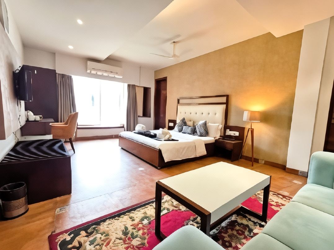 The Palm Aryan - A Boutique Hotel