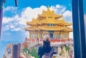 老君山纯玩一日游【赠登山杖祈福牌◆9/10点赏灯◆冬日雪景】【[多种选择] 三班车选择多多，下单选择相对应的车次!行程简单简介及时间安排请参考图文详情。】