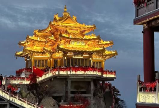 洛阳老君山+鸡冠洞一日游【独立用车/上门接送/行程自由】【[游玩时间充裕]私人定制 时间自由小团省去等待其他游客时间，不用与其他客人拼团，独立用车，一单一团】