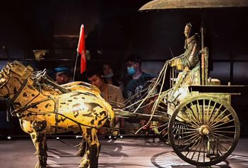 西安秦始皇兵马俑博物院一日游 城墙+大慈恩寺 家庭亲子拼团游【西安市区二环内上门免费接站送站服务 精品10人小团私家团】