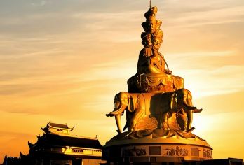 峨眉山一日游【佛耀金顶十方普贤+万年寺|三环内接早|含午餐】【[精选产品]一天深度玩转峨眉山两大景区 ：峨眉山金顶景区+万年寺景区】