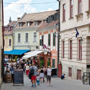 布达佩斯多瑙河湾、泰尔戈姆圣殿一日游（布达佩斯出发）