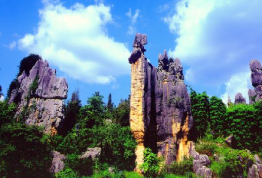 昆明出发：石林风景区+云南民族村+昆明老街一日游【私家团】【私家小团丨小众玩法丨纯玩无购丨独立包车丨行程可调丨随停随走丨时间自由丨上门接送】