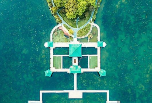 东湖+黄鹤楼+江汉路汉口江滩+户部巷+大桥一日游【私家团】【[行程特色]1v1 包车服务 定制游 不赶行程 无须拼车 自由随心】