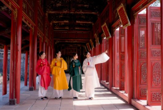 越南承天顺化省顺化故都经典一日游【私家包团/多种语言导游】【我们是越南当地旅行社，20多年专门接待外国人来越南】