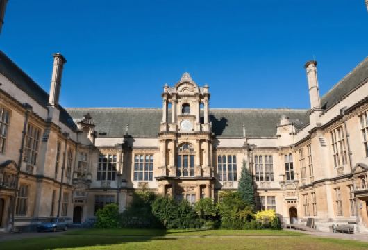 【伦敦】巨石阵+巴斯小镇+罗马浴场+皇家新月楼一日游【体验专属定制的一日游，在舒适的包车服务中尽享这座历史与现代交融的城市魅力】