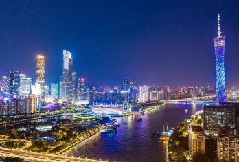 广州珠江夜游+陈家祠半日游丨懒人下午团丨含导游+门票+讲解【广州，一座融合了传统与现代的城市，既保留了丰富的历史文化底蕴，又展现了充满活力的现代都市风貌。】