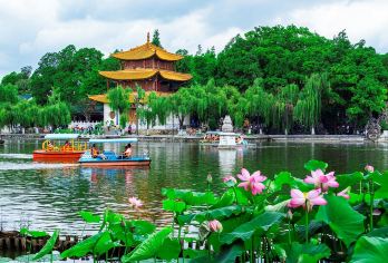 昆明大观楼+金马碧鸡坊+翠湖公园+陆军讲武堂旧址一日活动包车【品牌服务·随意组合·行程专属定制·独立用车含接送·体验式休闲游】