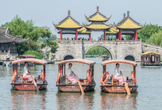 扬州瘦西湖+大明寺+东关街+个园或何园一日游【一车到底】【南京出发或扬州出发，全程经验丰富导游讲解，深度讲解园林历史。】