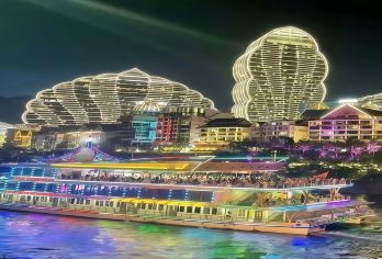 西双版纳印象澜沧江游船五星游轮【妖表演丨民族舞蹈丨可选餐食】【夜游澜沧江、体验不一样的美景。】