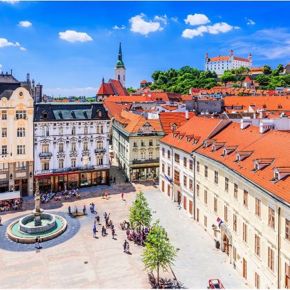 维也纳出发：德文城堡＋布拉迪斯城堡＋圣马丁主教座堂