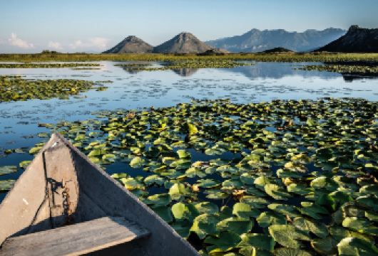 黑山一日游全景线路：洛夫琴山、采蒂涅、斯库台湖与圣斯特凡岛【登顶洛夫琴山，徒步至涅戈什陵墓，俯瞰壮丽山河，远眺七国风光，感受黑山历史与自然的震撼交融。】