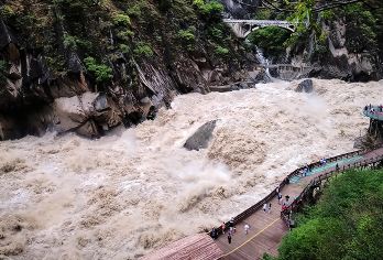 丽江虎跳峡普达措一日游2-10人纯玩商务小团【[当天往返]丽江出发，一天玩转香格里拉虎跳峡普达措国家公园！】