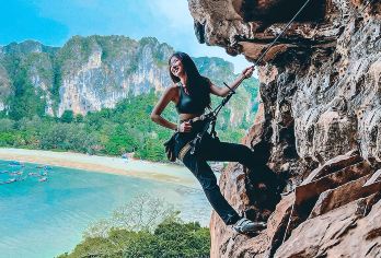 泰国甲米莱雷攀岩体验半日游 国王攀岩圣地Railay莱利海滩【1. 攀岩圣地“莱雷”就在甲米，甲米是现代“蜘蛛人”的挚爱！】
