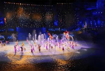 【门票代订】云南西双版纳傣魅银湖剧院（大佛寺）晚会【[景区看点]由傣族叙事长诗《孔雀公主》改编表演艺术家黄宏导演】