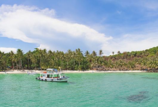 越南 富国岛南岛一日游 缆车+水乐园+海星+护国寺+午餐【参观南岛，珍珠场，护国寺，富国监狱，海星沙滩】