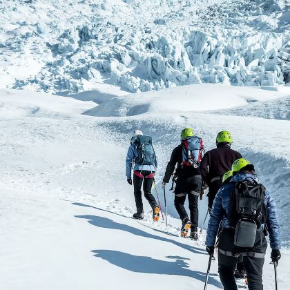 冰岛 瓦特纳冰川/斯卡夫山地区冰川徒步+蓝冰洞之旅 含装备