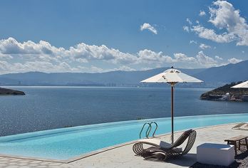 大理环海包车一日游【纯玩|酒店接送|一单一车|行程可定制】【多款车型自由选择、独立用车无缝接送、提供矿泉水、晴雨伞、抽纸巾、手机充电服务、为您带来舒适旅行体验】