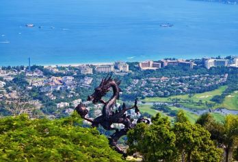 海南三亚后海村+国际免税城+亚特兰蒂斯包车一日游【景点游玩与车程时间经过精确配比，确保体验深度与舒适度，也可根据需求定制行程。】