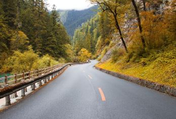 九寨沟一日游【九寨沟-黄龙九寨站单程直通车】【49座大巴车，拼车更有性价比，可选保姆车和商务车~】