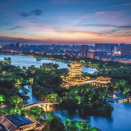 趵突泉+大明湖+千佛山+芙蓉街一日包车 车型自选 商务接待