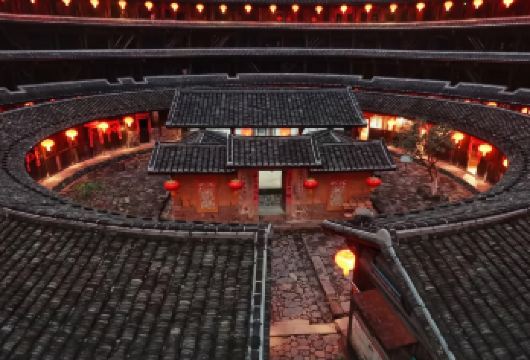 福建土楼王景区+初溪古村落一日游【8人散拼团或5-9座包车】【品质出游】