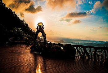 三亚呀诺达热带雨林一日游【2-8人独立私家团含门票游览车】【上门接送出发时间自由，可以随时返程、成人包含呀诺达景区门票上下山摆渡车、老幼出行无忧；】