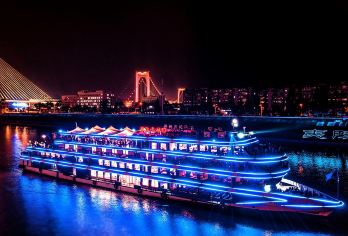 宜昌交运长江夜游【观两江夜景|含船票|回程车|船过葛洲坝】【欣赏依山傍水的美丽宜昌滨江园林特色的城市风貌，感受城市与山水交融、江风轻抚的惬意和畅快！】