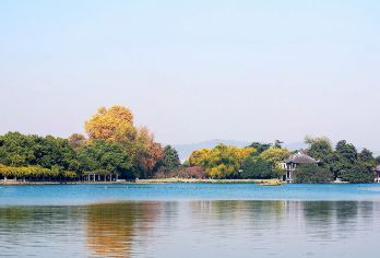 真纯玩15人团：雷峰塔+西湖游船+灵隐寺+花港观鱼一日游【[纯玩]一手团，真纯玩，无喝茶或带到丝绸店等任何隐性消费。放心购买】