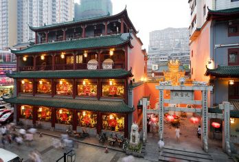 湖南博物院+火宫殿+爱晚亭+橘子洲一日游【耳麦精讲/小吃券】【[特色产品]： 特别安排百年老店-坡子街[火宫殿总店]，品尝湖湘特色小吃】