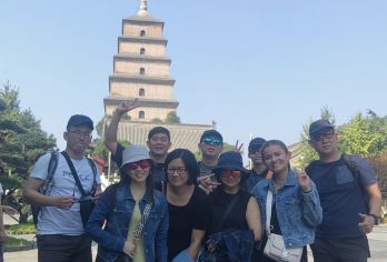 兵马俑和大雁塔 - 西安私人历史一日游【惊叹于世界第八大奇迹——兵马俑 参观大雁塔，了解玄奘的故事。】
