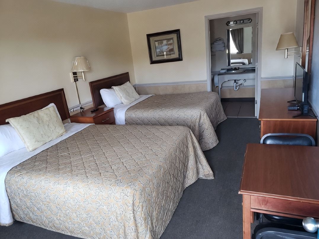 Traveler's Choice Motel